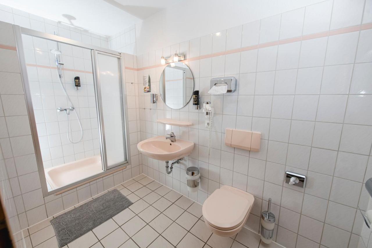 Wrohm Zum Alten Faehrhaus - Bed & Breakfast מראה חיצוני תמונה