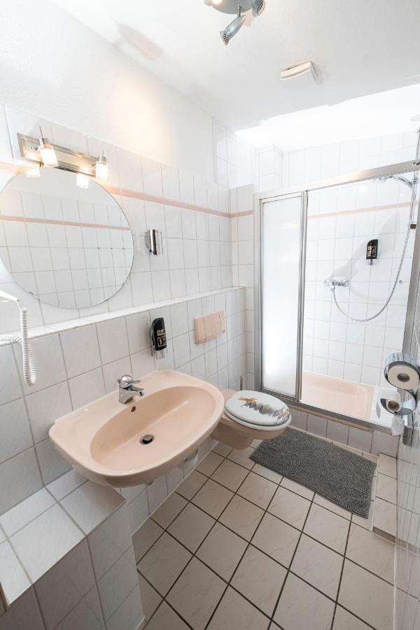 Wrohm Zum Alten Faehrhaus - Bed & Breakfast מראה חיצוני תמונה