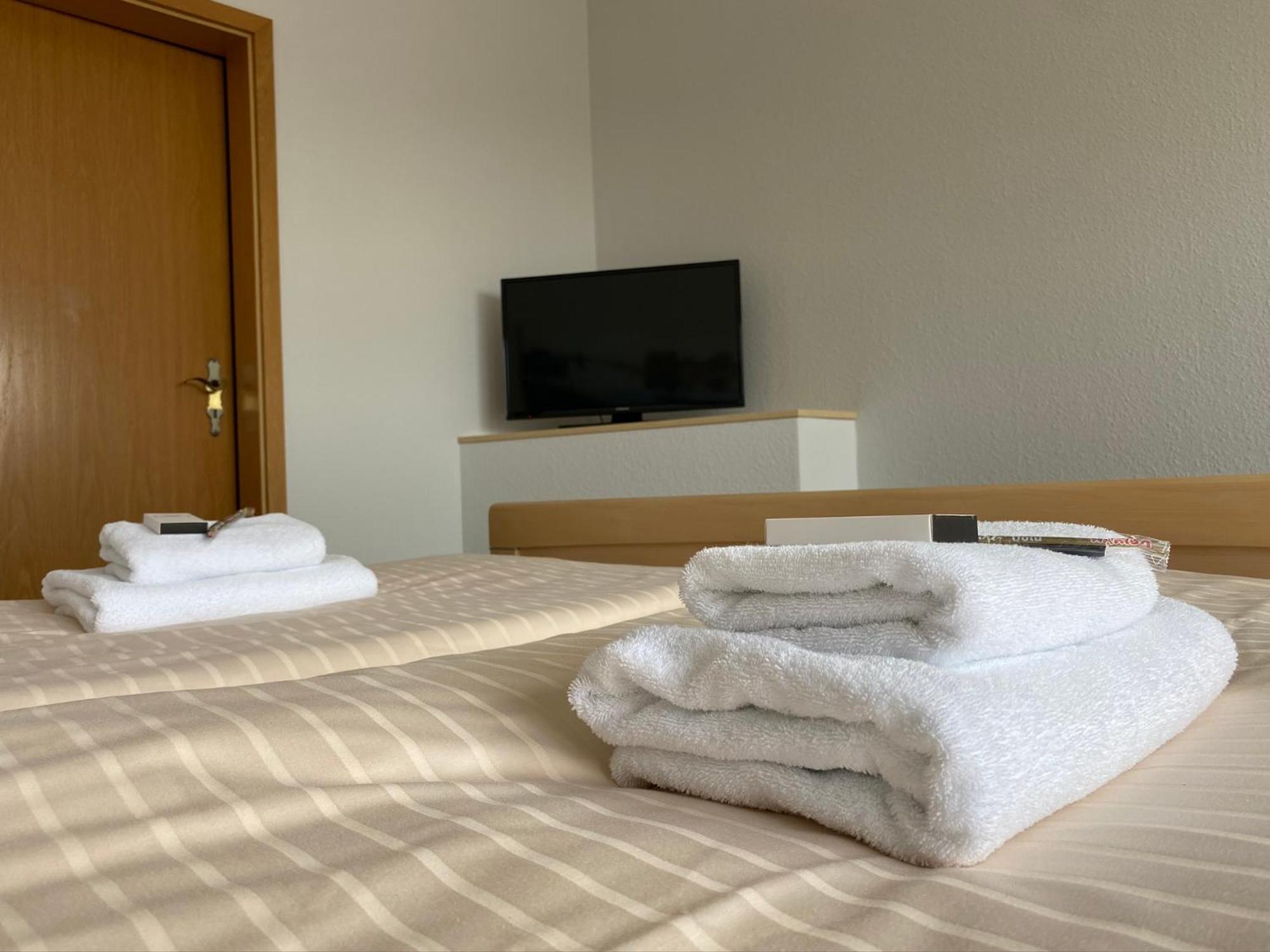 Wrohm Zum Alten Faehrhaus - Bed & Breakfast מראה חיצוני תמונה